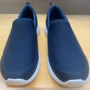 NWOT Skechers Waffle Fabric Memory Foam Slip On Sneakers